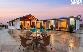 Stayvista At Whispering Meadows - Pool, Ac & View